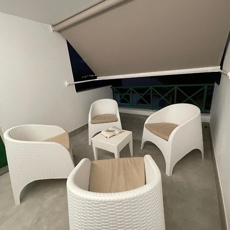 Izaro Apartamento Atico De Lujo Cerca De Playa Dorada Playa Blanca  Eksteriør bilde