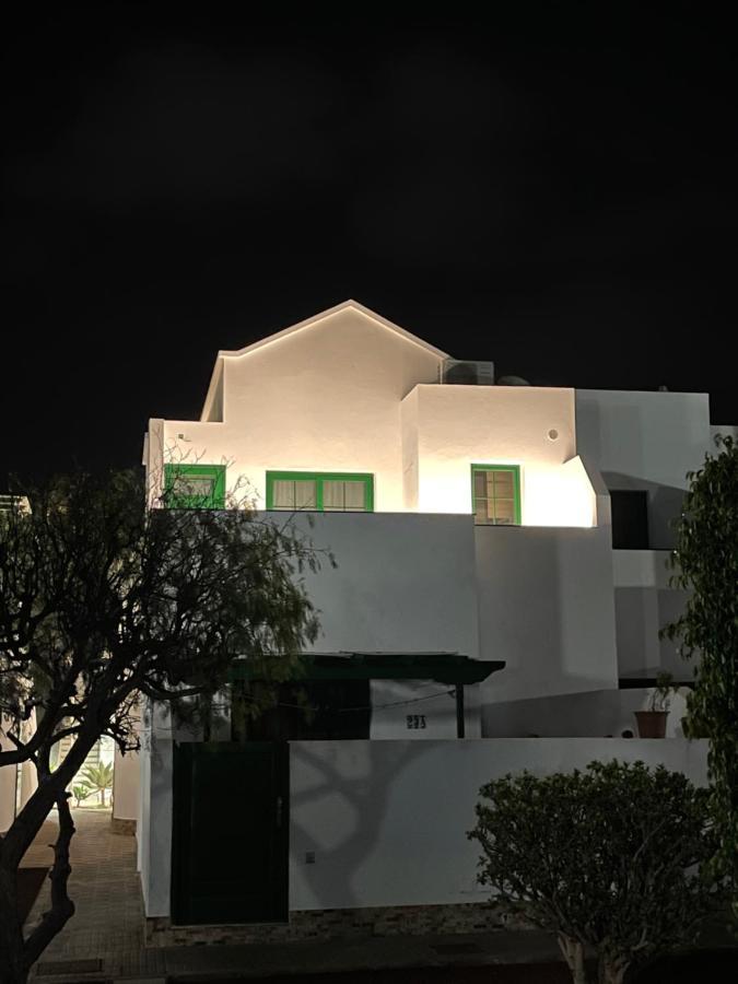Izaro Apartamento Atico De Lujo Cerca De Playa Dorada Playa Blanca  Eksteriør bilde