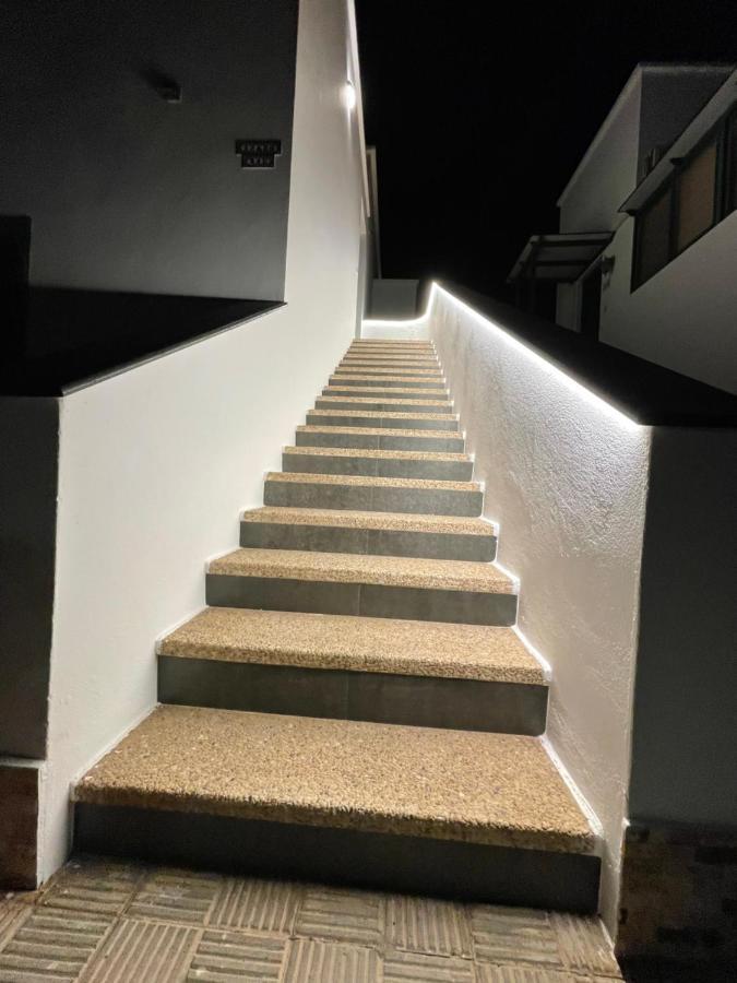 Izaro Apartamento Atico De Lujo Cerca De Playa Dorada Playa Blanca  Eksteriør bilde