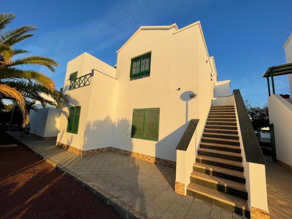 Izaro Apartamento Atico De Lujo Cerca De Playa Dorada Playa Blanca  Eksteriør bilde