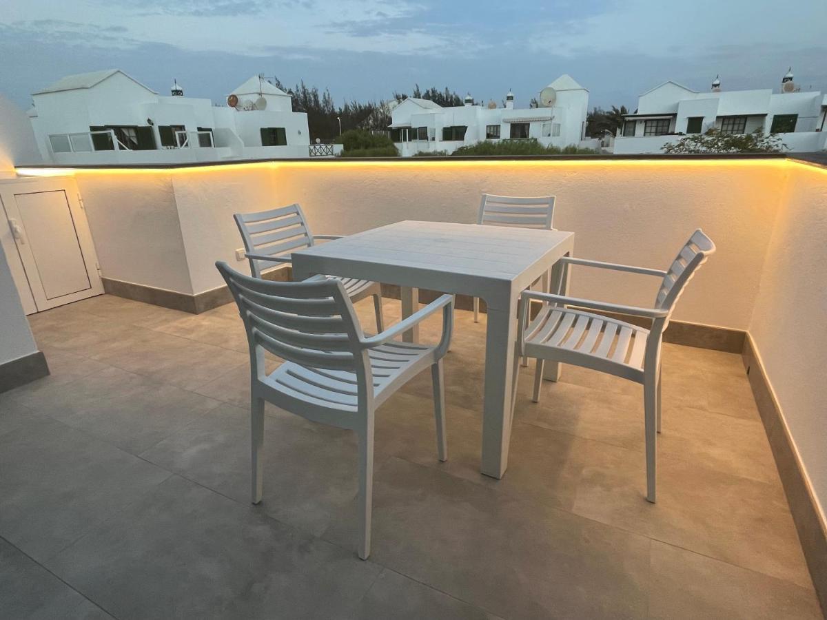 Izaro Apartamento Atico De Lujo Cerca De Playa Dorada Playa Blanca  Eksteriør bilde