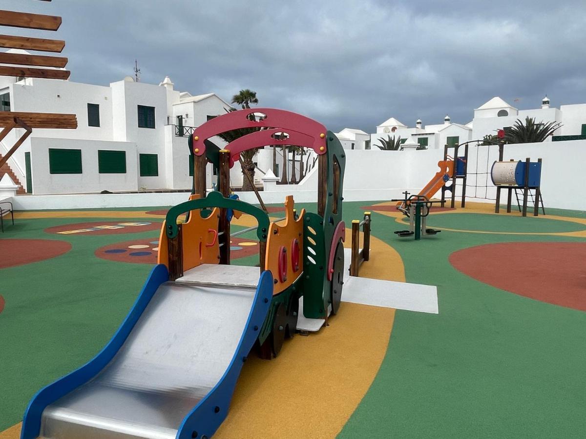 Izaro Apartamento Atico De Lujo Cerca De Playa Dorada Playa Blanca  Eksteriør bilde