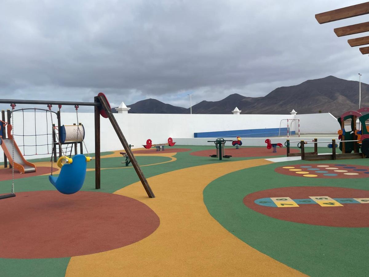 Izaro Apartamento Atico De Lujo Cerca De Playa Dorada Playa Blanca  Eksteriør bilde