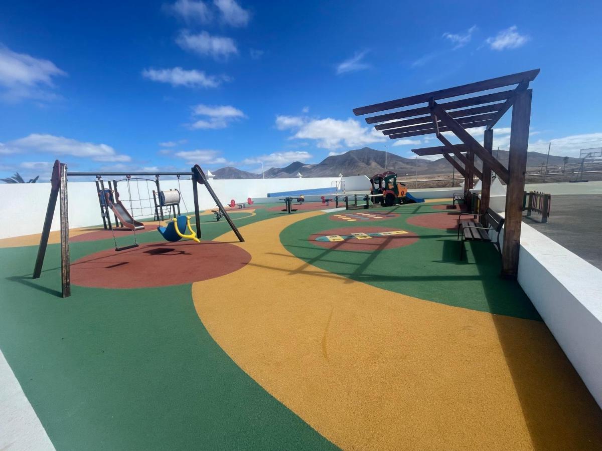 Izaro Apartamento Atico De Lujo Cerca De Playa Dorada Playa Blanca  Eksteriør bilde