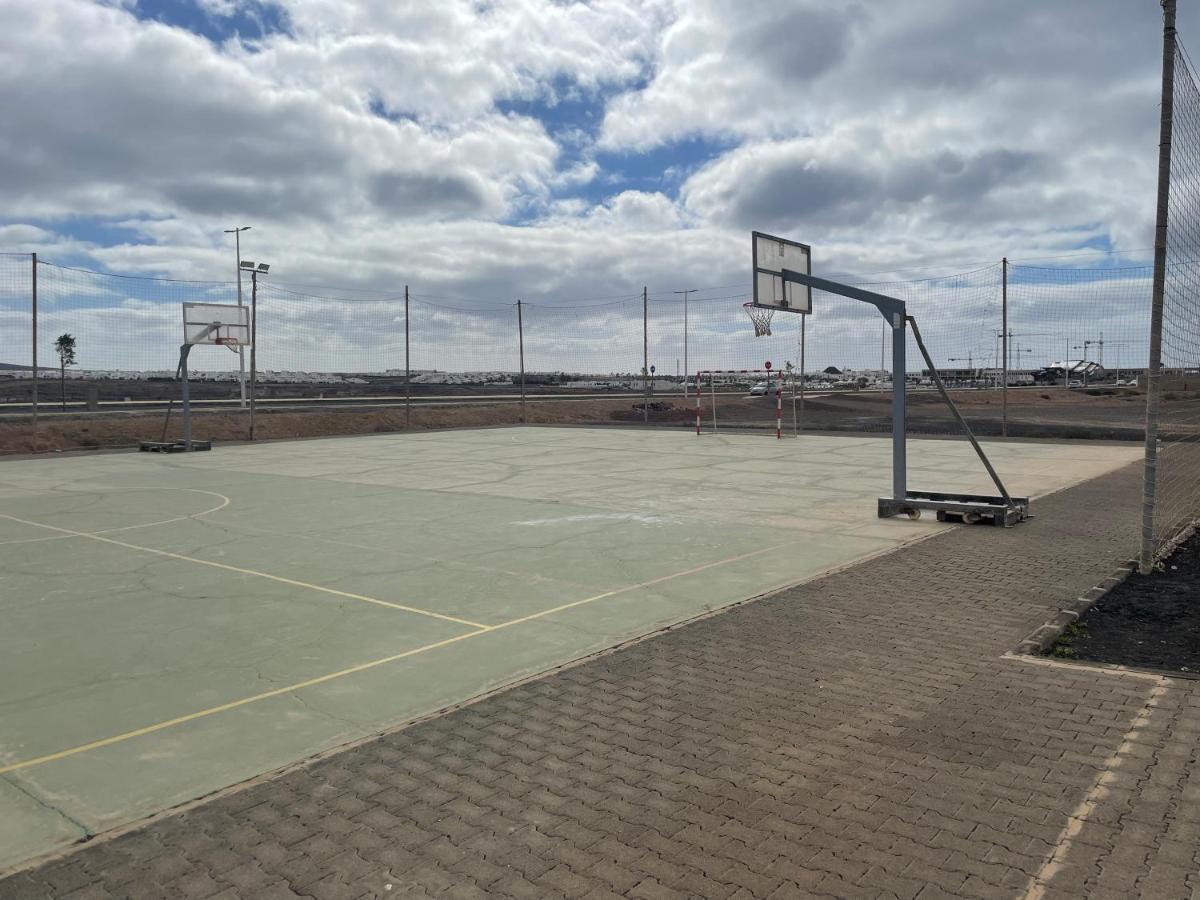 Izaro Apartamento Atico De Lujo Cerca De Playa Dorada Playa Blanca  Eksteriør bilde