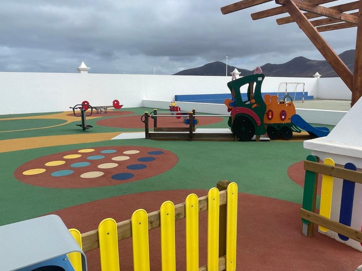 Izaro Apartamento Atico De Lujo Cerca De Playa Dorada Playa Blanca  Eksteriør bilde