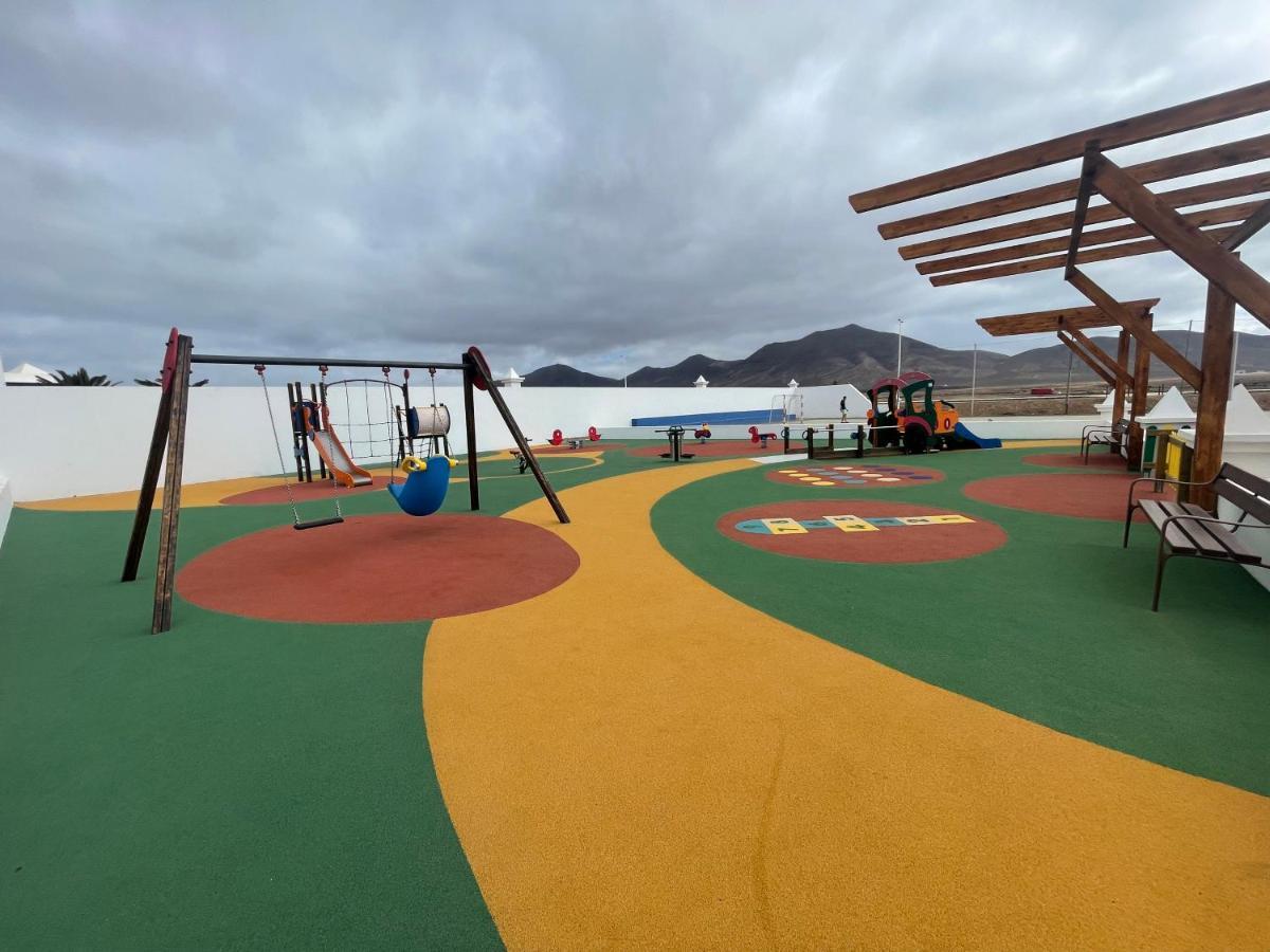 Izaro Apartamento Atico De Lujo Cerca De Playa Dorada Playa Blanca  Eksteriør bilde