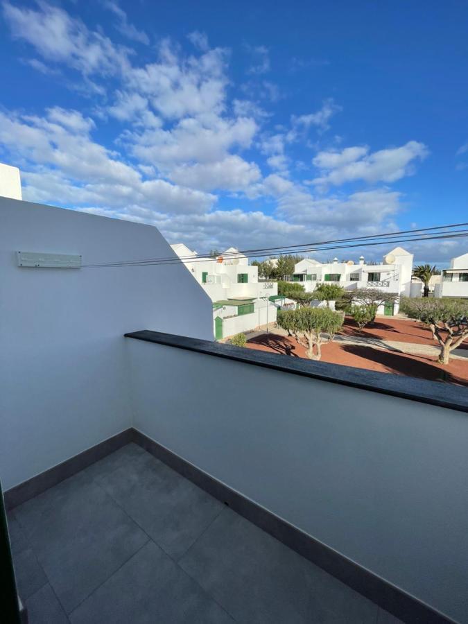 Izaro Apartamento Atico De Lujo Cerca De Playa Dorada Playa Blanca  Eksteriør bilde